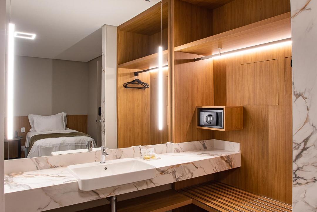 Amazon Aeroporto Hotel Κουιαμπά Εξωτερικό φωτογραφία